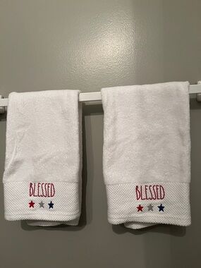 Rae Dunn hand towels